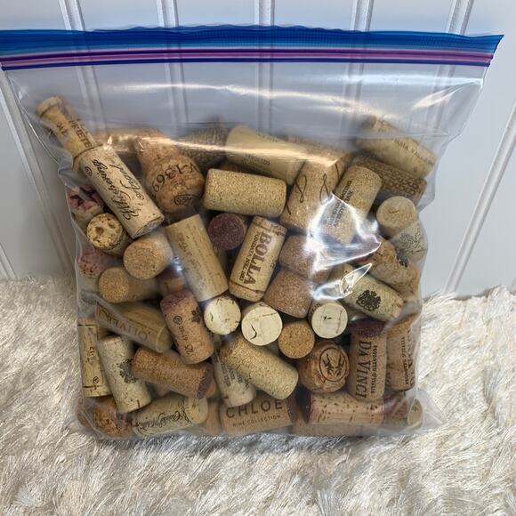 Gallon bag of wine corks, used For Crafting - Picture 3 of 4